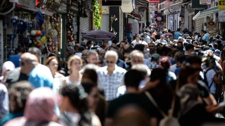 Cumhuriyet tarihinde bir ilk! Yaşlı nüfusu ilk kez çift haneyi gördü