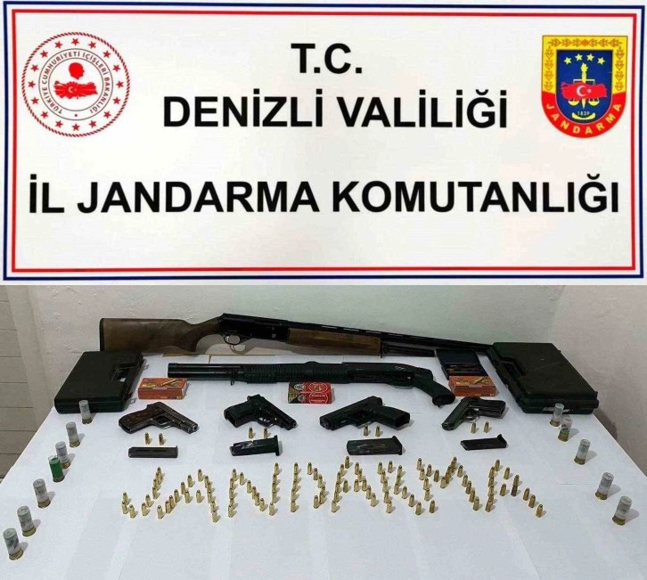 Denizli’de bir eve düzenlenen operasyonda silah ve mühimmat ele geçirildi