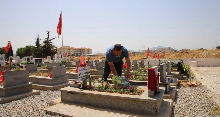 Deprem bölgesinde acılar hala taze