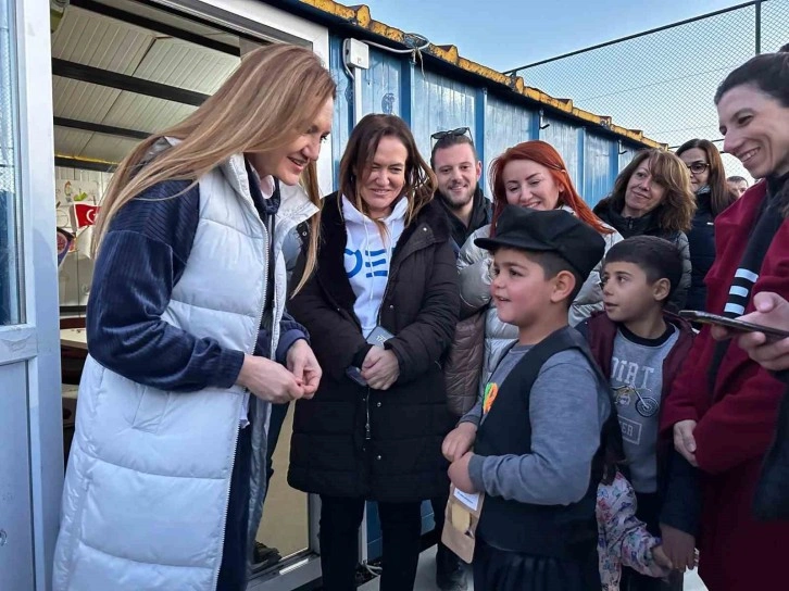 DEÜ ekiplerinden Malatya’da konteyner kente ziyaret