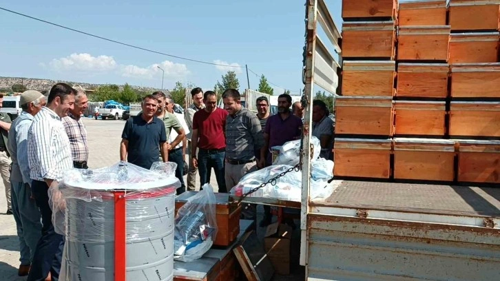 Dicle’de arı bağ ve meyve üreticilerine tarımsal makine desteği