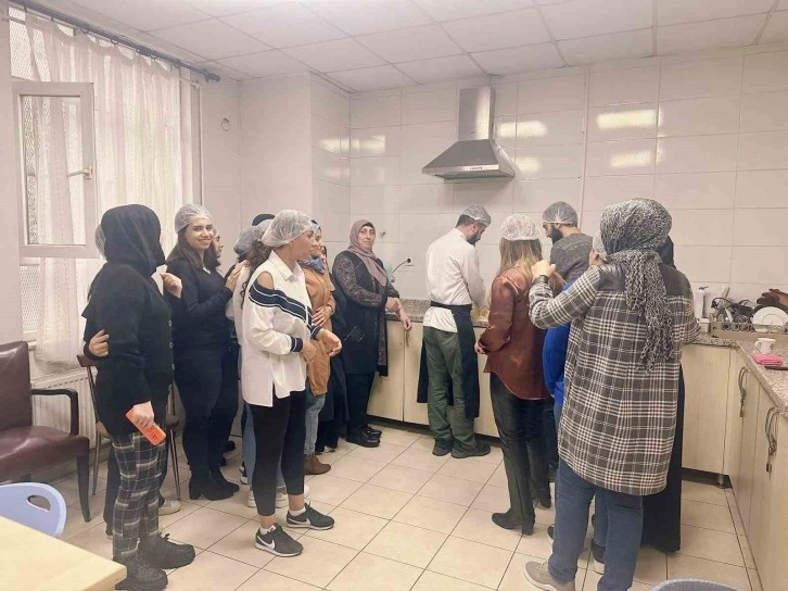 Diyarbakır’da 150 kursiyer, uzman aşçılardan eğitim alıyor