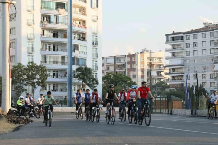 Diyarbakır’da 150 sporcu sağlıklı yaşam için pedal çevirdi