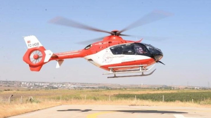 Diyarbakır’da ambulans helikopter felç geçiren hasta için havalandı