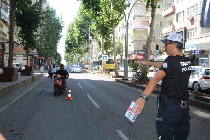 Diyarbakır’da motosiklet sürücülerine “Kaskınla yol ver hayata” sloganıyla denetim gerçekleştirildi