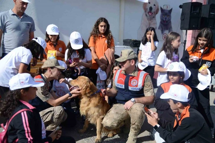 Diyarbakır’da öğrenciler hayvan bakımevini gezdi