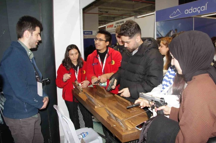 Doğu Karadeniz Kariyer Fuarı’nda en çok ilgi silahlara