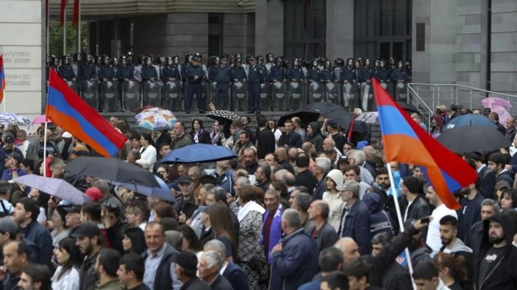 Dört köy Azerbaycan'a geri verilmişti: Ermenistan'da protesto