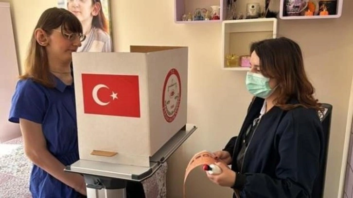 Dünyanın en uzun boylu kadını Karabük'te oyunu kullandı