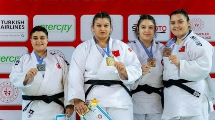 Duygu Dirgen’den bronz madalya