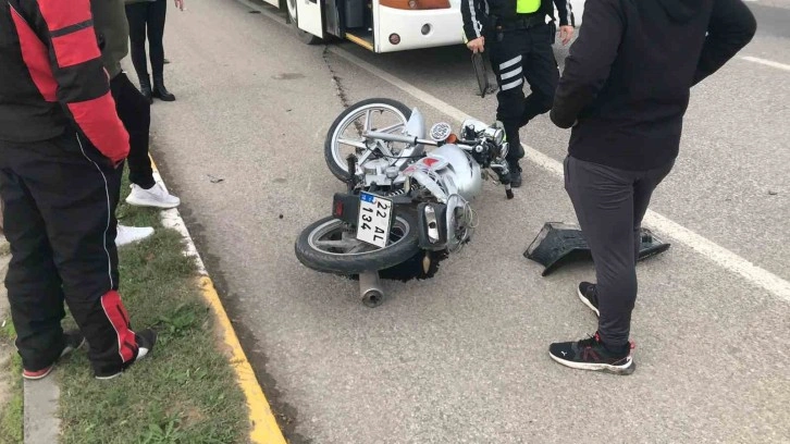 Edirne’de otobüs, otomobil ile motosikletin karıştığı kazada 1 kişi yaralandı