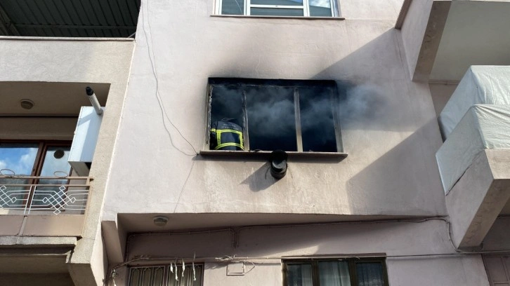 Elektrikli battaniye kullanırken dikkat! Bursa'da bir daire resmen kül oldu