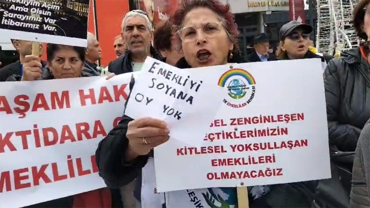 Emekliler sokağa indi: Emekli kuru soğana muhtaç. Yalanlara karnımız tok