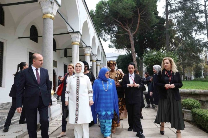 Emine Erdoğan, devlet başkanları eşleriyle Topkapı Sarayı’nı gezdi