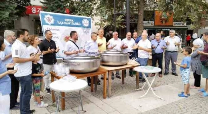 Erdek’te aşure kazanları birlik için kaynadı