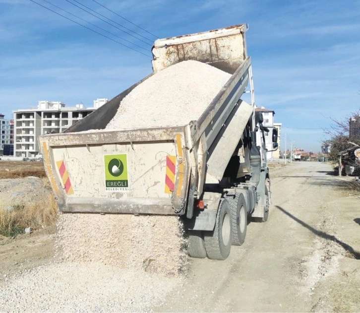 Ereğli’de yol bakım ve onarım çalışması devam ediyor