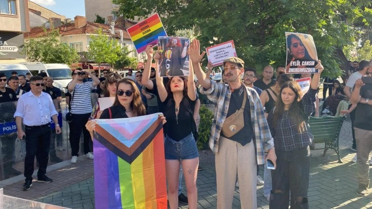 Eskişehir'de LGBT yürüyüşü düzenleyen 10 kişi gözaltına alındı