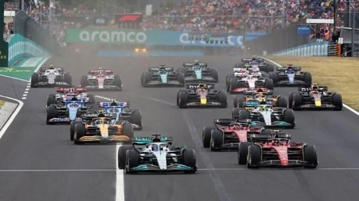 F1 Çin Grand Prix'sinin sprint yarışında Max Verstappen birinci oldu