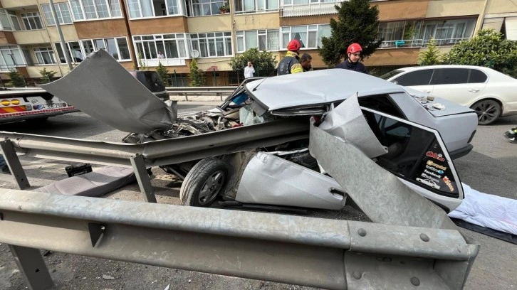 Feci kaza! Bariyer arka koltuğa kadar ilerledi: 1 ölü