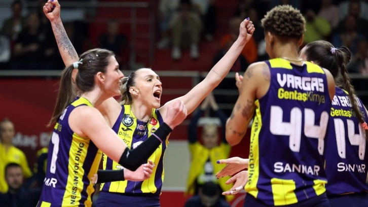 Fenerbahçe Opet final serisinde önde