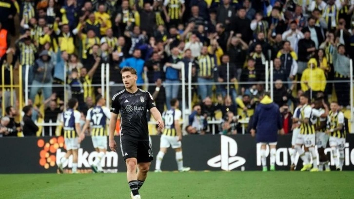 Fenerbahçeli taraftarlar Semih Kılıçsoy'u alkışladı