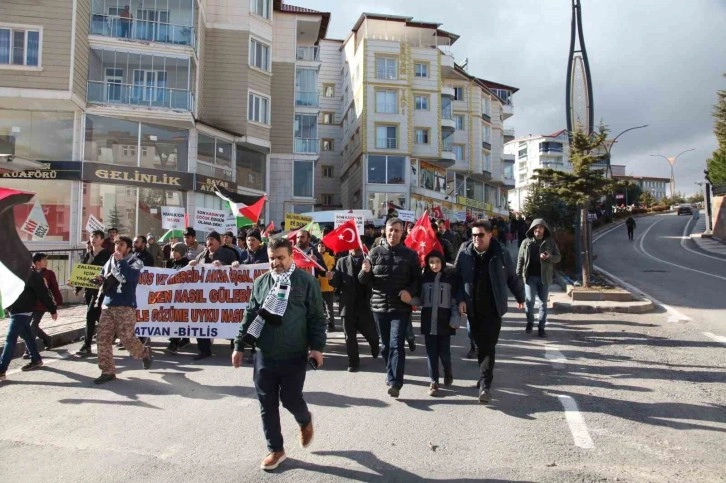 Filistin için Ahlat’ta yürüyüş yapıldı