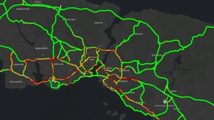 Fırtına ve sağanak İstanbul trafiğini vurdu!