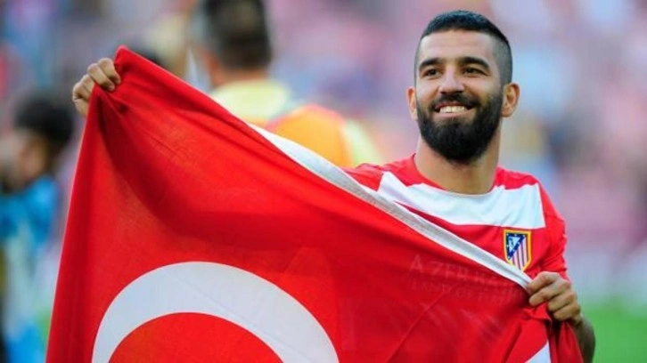 Galatasaraylılar çok kızacak! Arda Turan efsanesi olduğu kulübü açıkladı