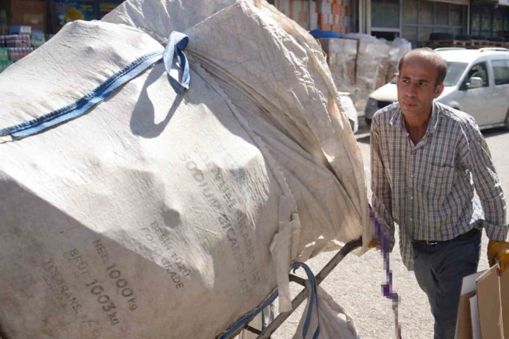 Gaziantep'te Kağıt toplayıcılığı yapan büyükşehir adayı köklü partilerden çok oy aldı