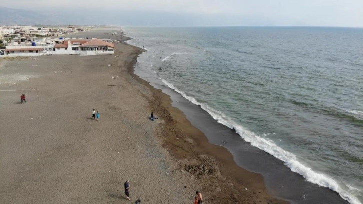 Geçen sene adım atacak yer yoktu, 14 km'lik plaj boş kaldı!