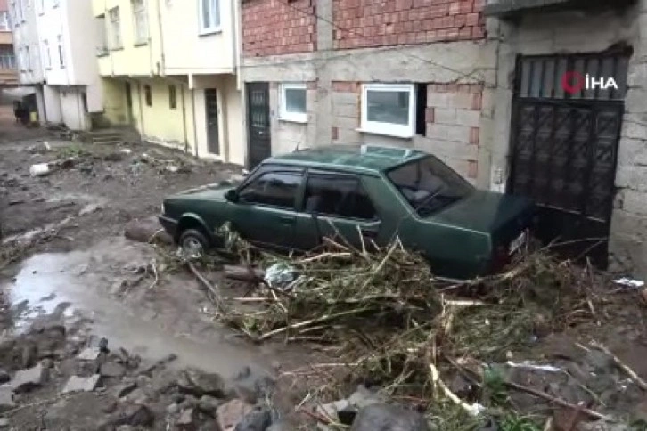 Giresun'un Duroğlu beldesinde sel: 1 kayıp