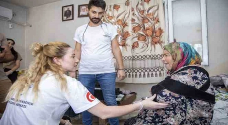 Hanım teyzenin ihtiyaçları Mersin Büyükşehir Belediyesi tarafından karşılandı