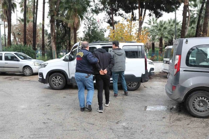 Hırsızlık zanlısı önce kameraya sonra polise yakalandı