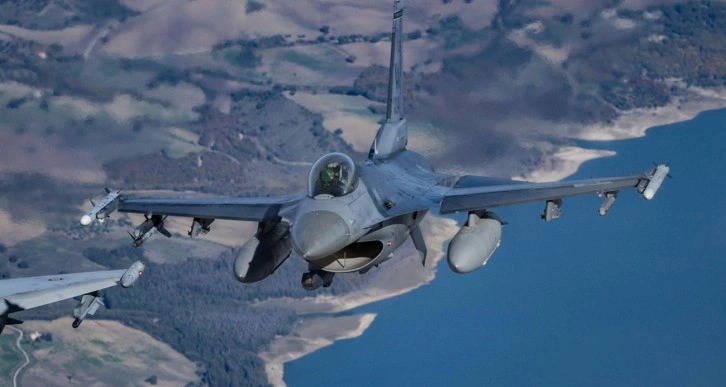 Hollanda’dan Ukrayna’ya 18 adet F-16