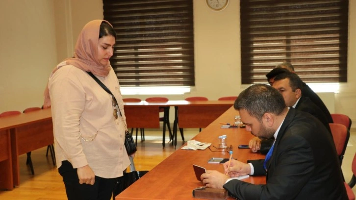 İranlılar Van’da sandık başına gitti