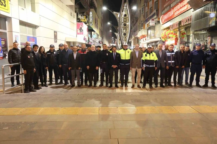 İskenderun’da polisler yeni yıla iş başında girdi