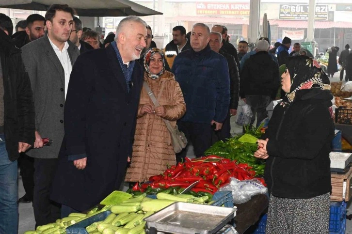 Isparta’da yoğun kar sebebiyle çöken kapalı pazar yeniden inşa edildi