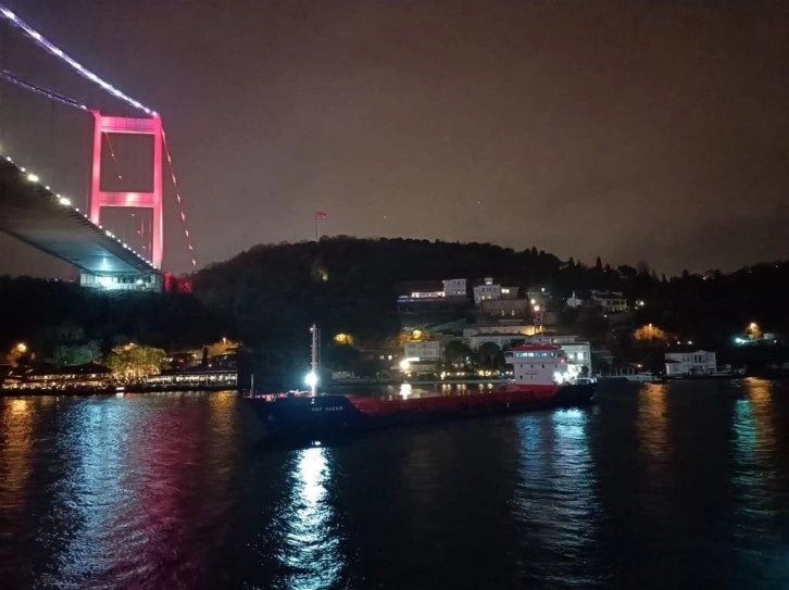 İstanbul Boğazı gemi trafiğine kapatıldı!