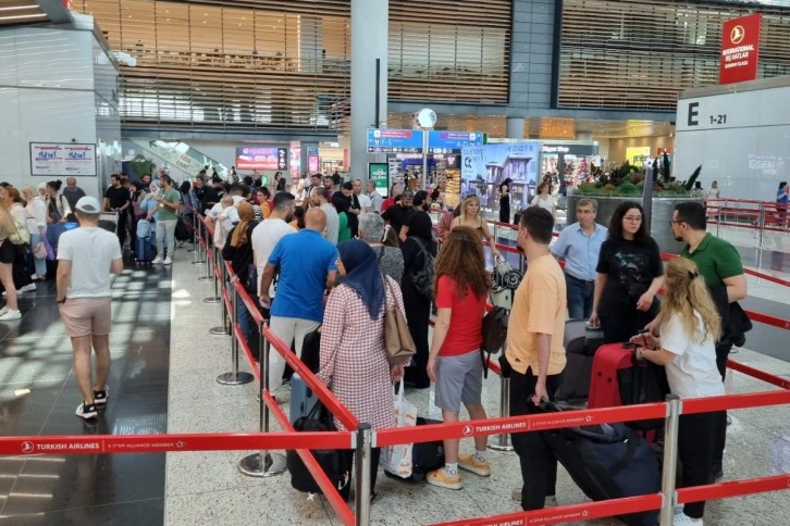 İstanbul Havalimanı’nda bayram yoğunluğu