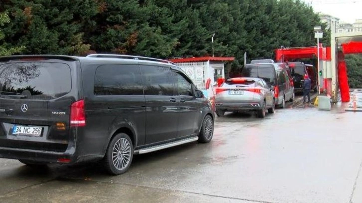 İstanbul'a çamur yağdı; oto yıkamacılarda yoğunluk yaşandı