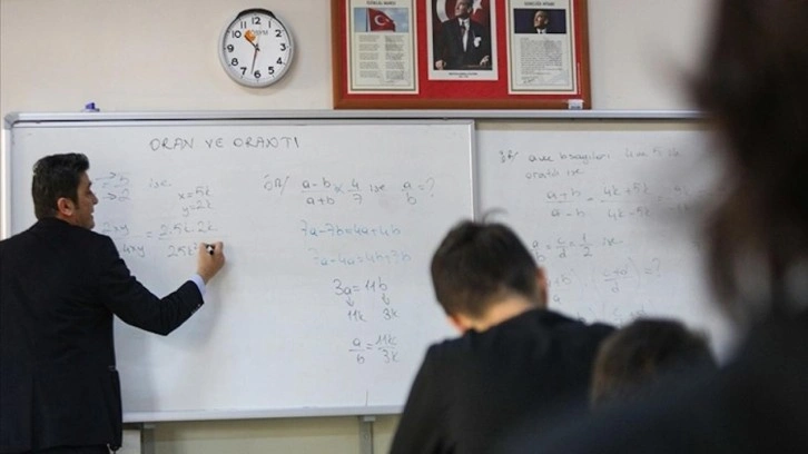 İstanbul'da bazı öğretmenler öldürülen meslektaşları için iş bıraktı