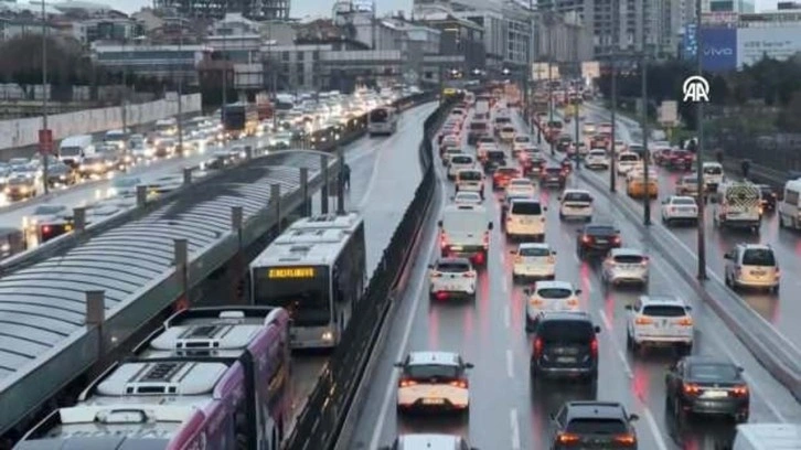 İstanbul'da trafik yoğunluğu yüzde 81'e çıktı