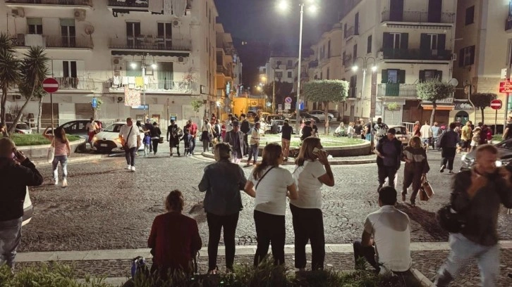 İtalya'da iki günde 160'dan fazla deprem