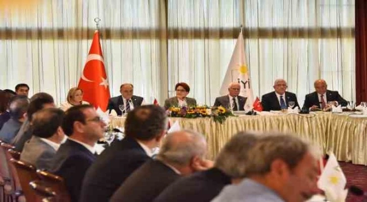 İYİ Parti Genel Başkanı Akşener, Ankara’da milletvekilleriyle bir araya geldi