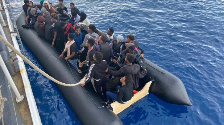 İzmir açıklarında can pazarı! Yunan ölüme itti, Türkiye imdada yetişti