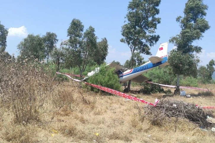 İzmir Selçuk’ta özel bir uçak araziye düştü: 2 yaralı