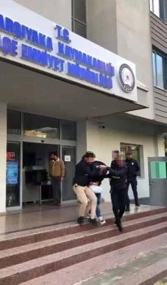 İzmir’de 2 zehir taciri yakalandı