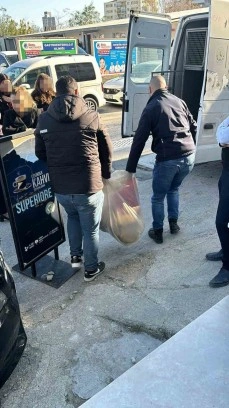 İzmir’de 3 köpek telef oldu, 2 köpek tedaviye alındı