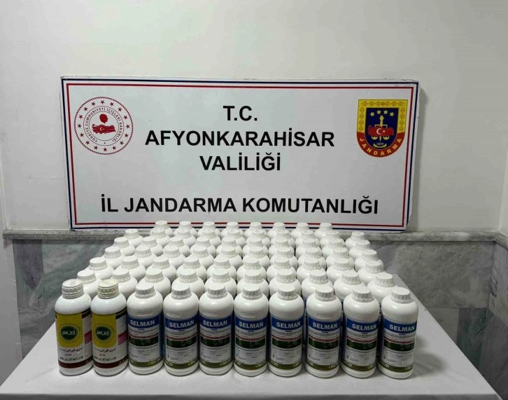 Jandarma 68 litre kaçak zirai ilaç ele geçirdi