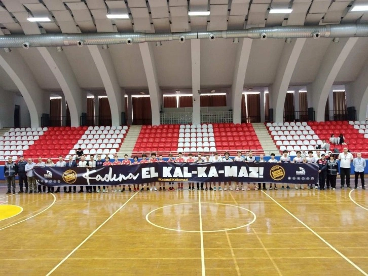 Jandarma basketbol müsabakasında “Kadına El Kalkamaz” dedi